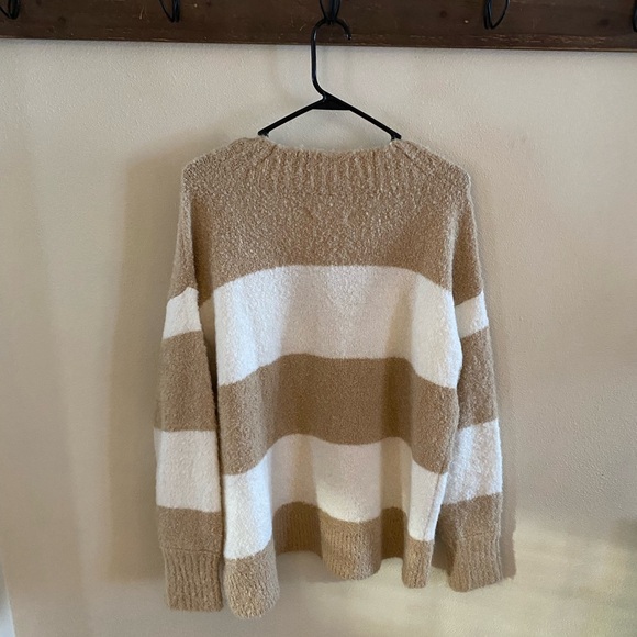 Aerie V-Neck Sweater in Tan and Cream Stripes Size Medium - Picture 2 of 6
